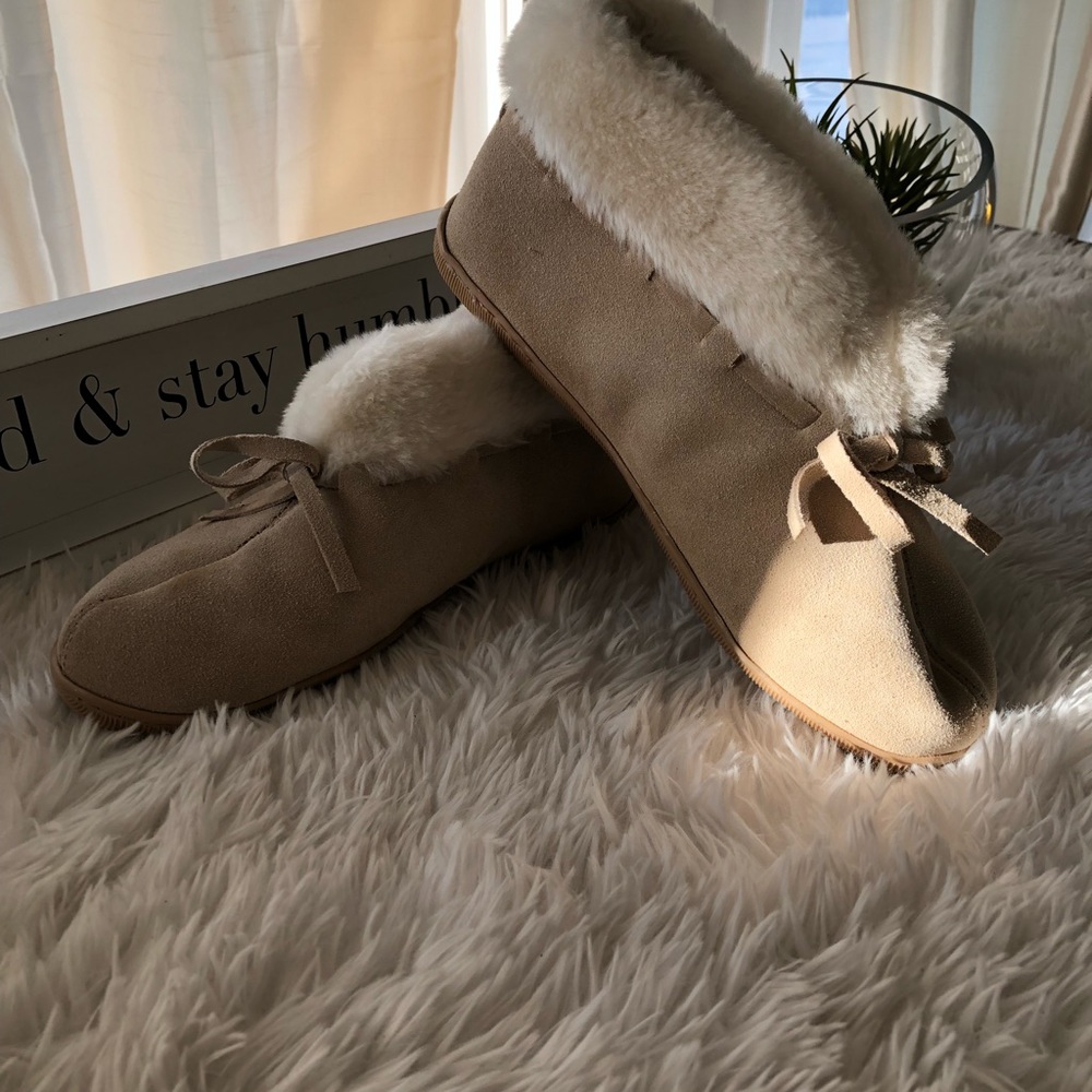 Clarks Sandy Indoor/ Outdoor Slippers